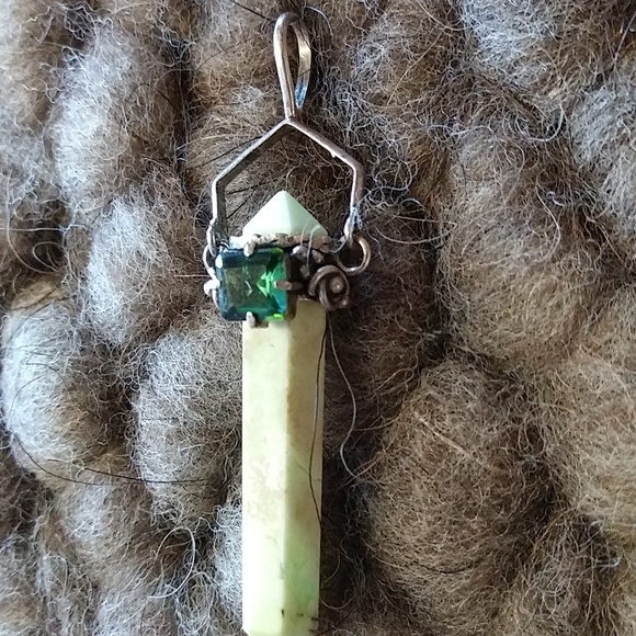 Lemon Chrysoprase Crystal with Chrome Diopside stone and silver design - Picture 2 of 7